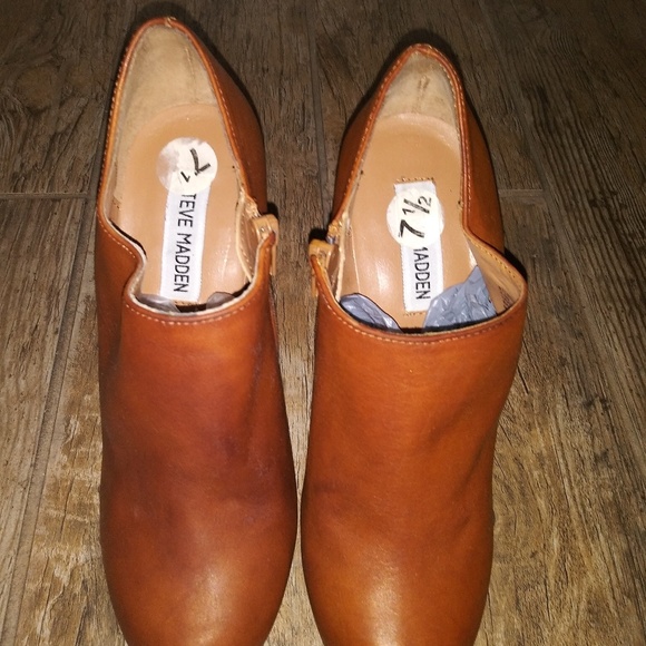 Steve Madden"Belbotm" Ankle Boot - Picture 7 of 7